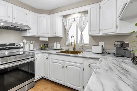 394 Cedar Street Manchester NH 03103