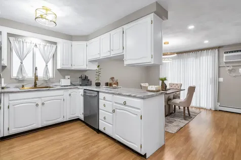 394 Cedar Street Manchester NH 03103