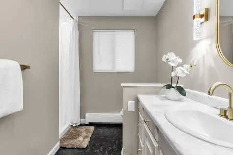 394 Cedar Street Manchester NH 03103