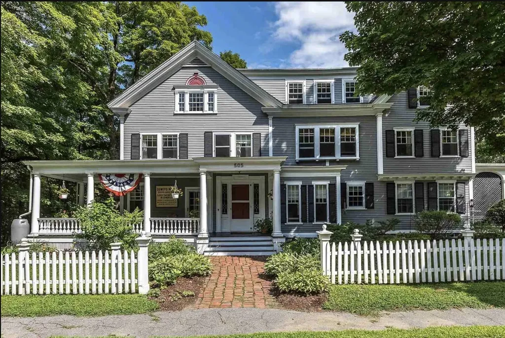 505 Deweys Mills Road Hartford VT 05047