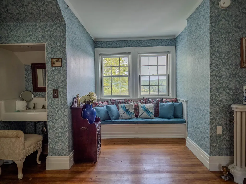 505 Deweys Mills Road Hartford VT 05047