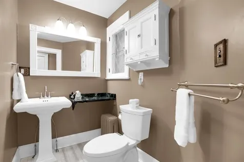 505 Deweys Mills Road Hartford VT 05047