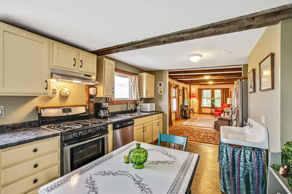 2066 Hinman Settler Road Brownington VT 05860