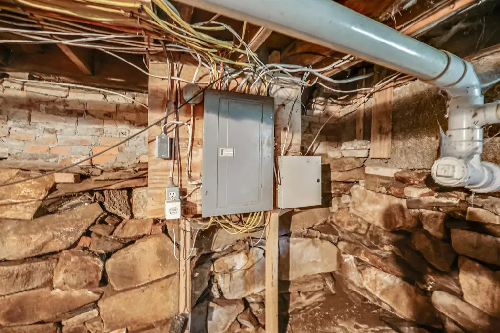 2066 Hinman Settler Road Brownington VT 05860