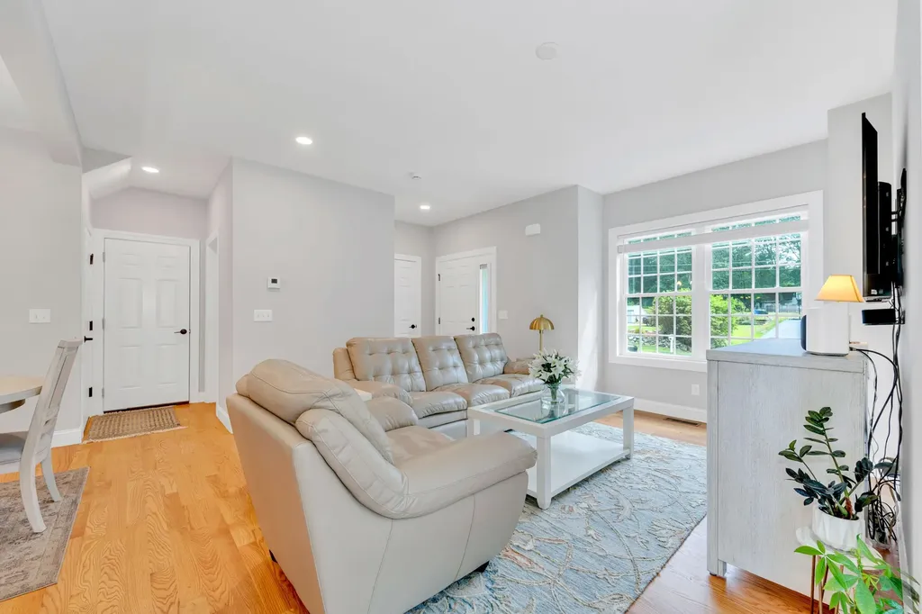 57 Hardy Road Londonderry NH 03053