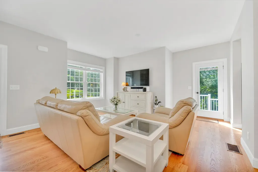 57 Hardy Road Londonderry NH 03053