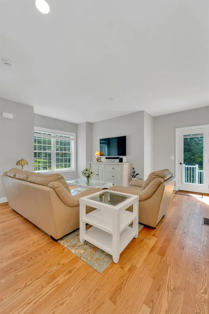 57 Hardy Road Londonderry NH 03053