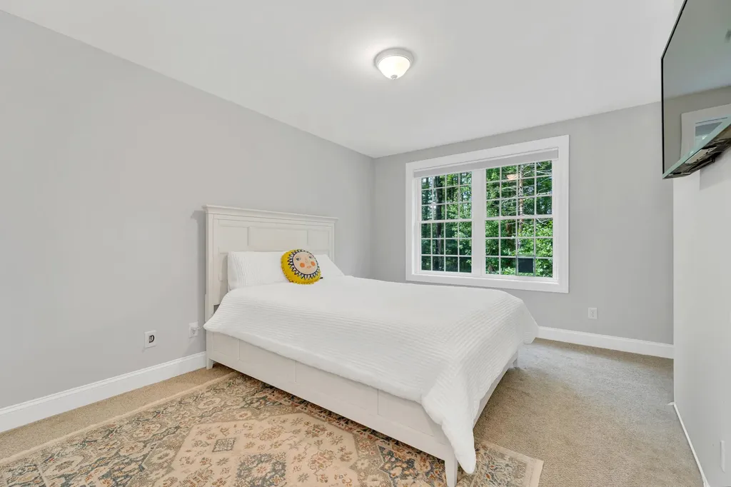 57 Hardy Road Londonderry NH 03053