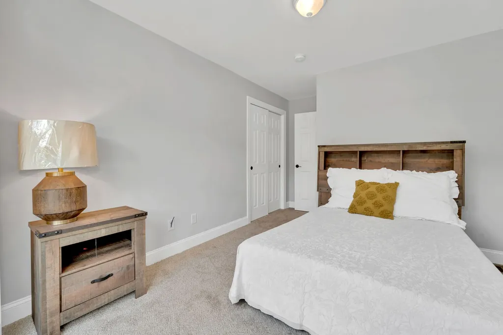 57 Hardy Road Londonderry NH 03053