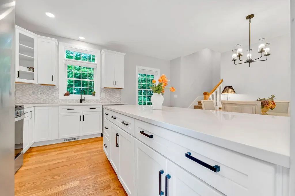 57 Hardy Road Londonderry NH 03053