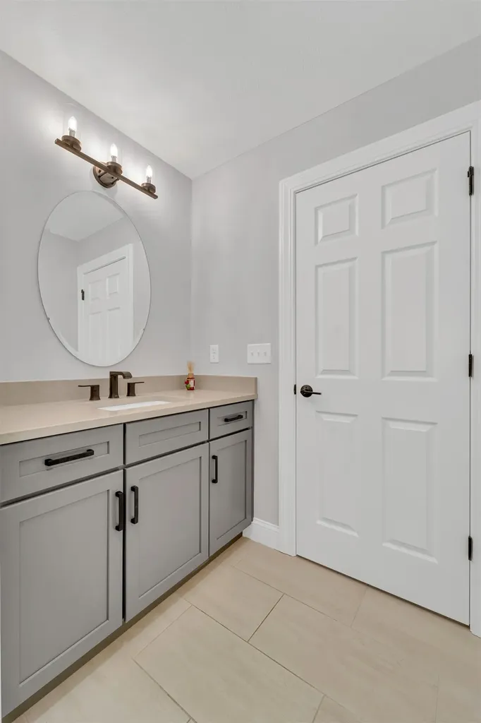 57 Hardy Road Londonderry NH 03053