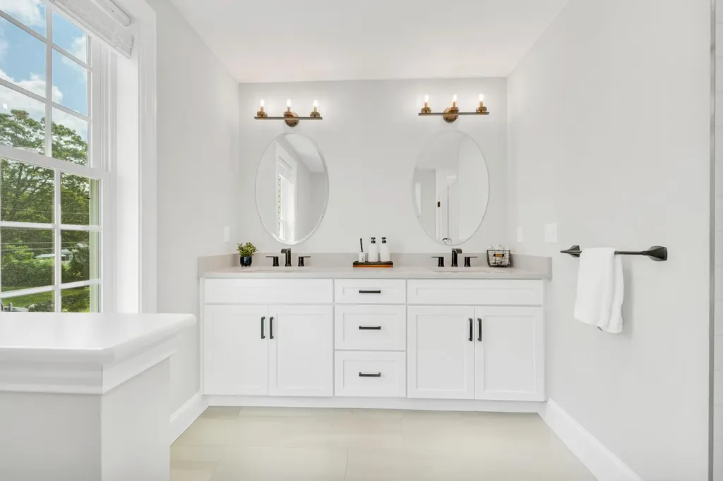 57 Hardy Road Londonderry NH 03053