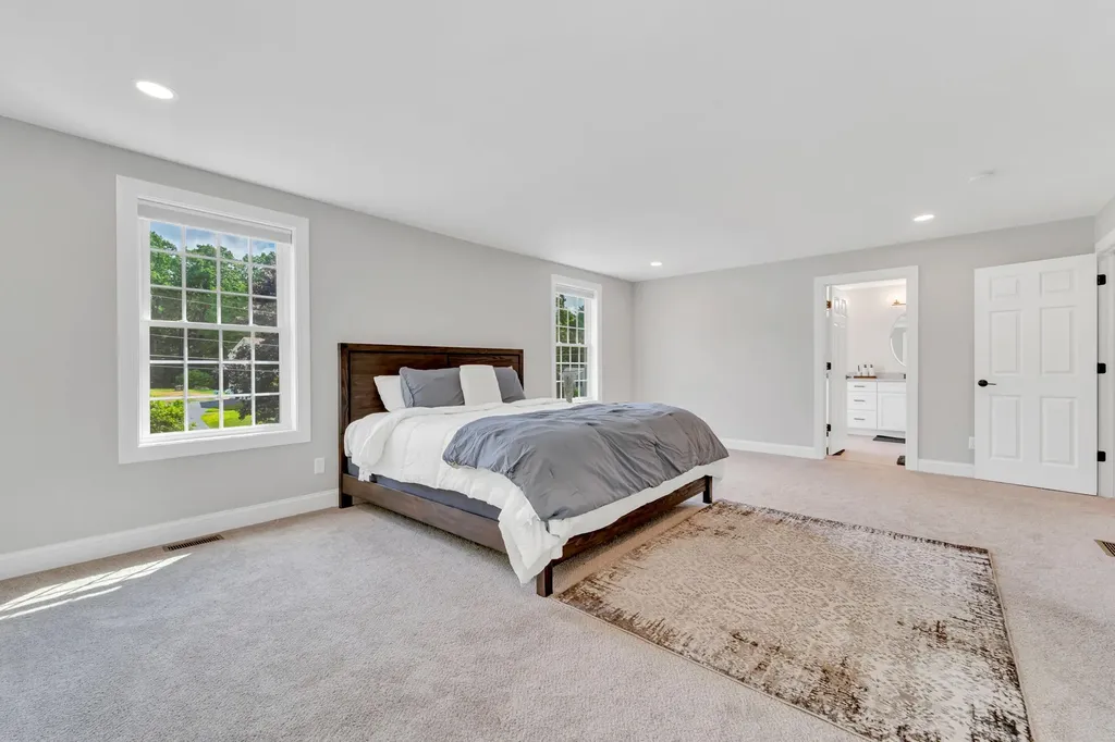 57 Hardy Road Londonderry NH 03053