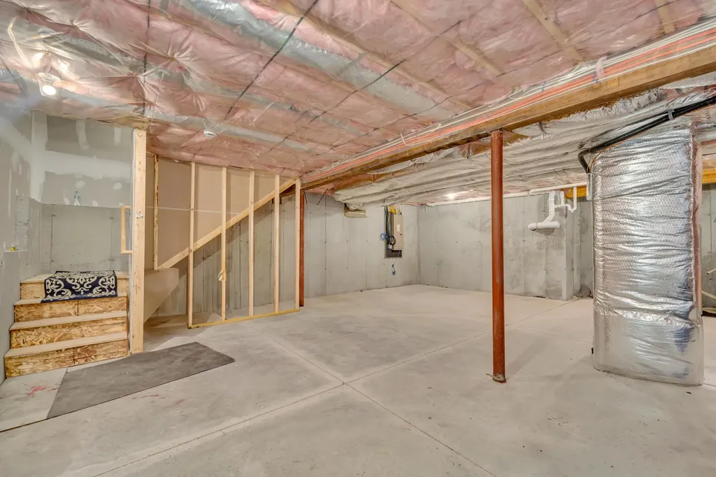 57 Hardy Road Londonderry NH 03053