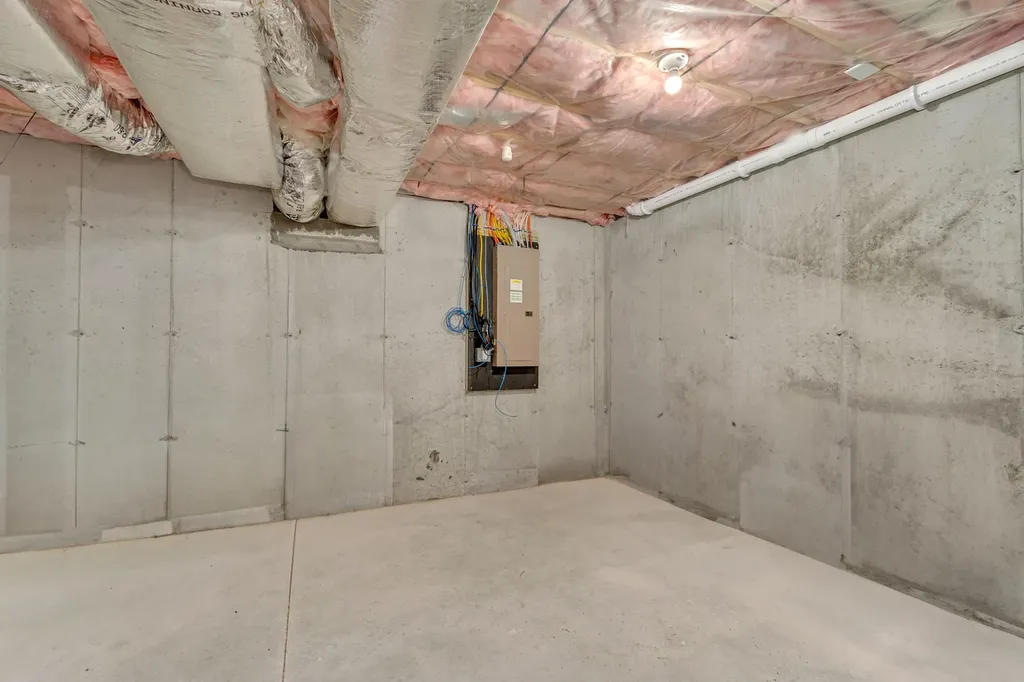 57 Hardy Road Londonderry NH 03053