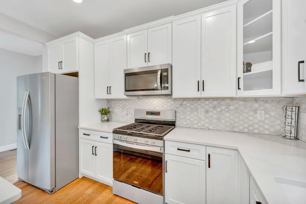 57 Hardy Road Londonderry NH 03053