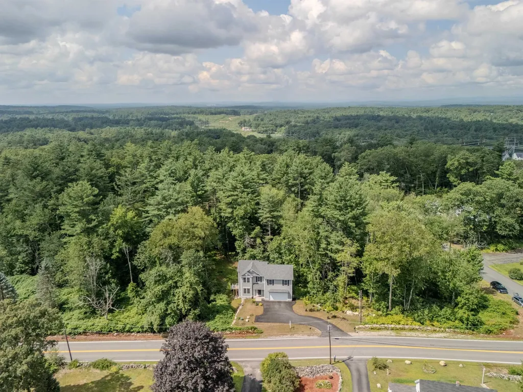 57 Hardy Road Londonderry NH 03053