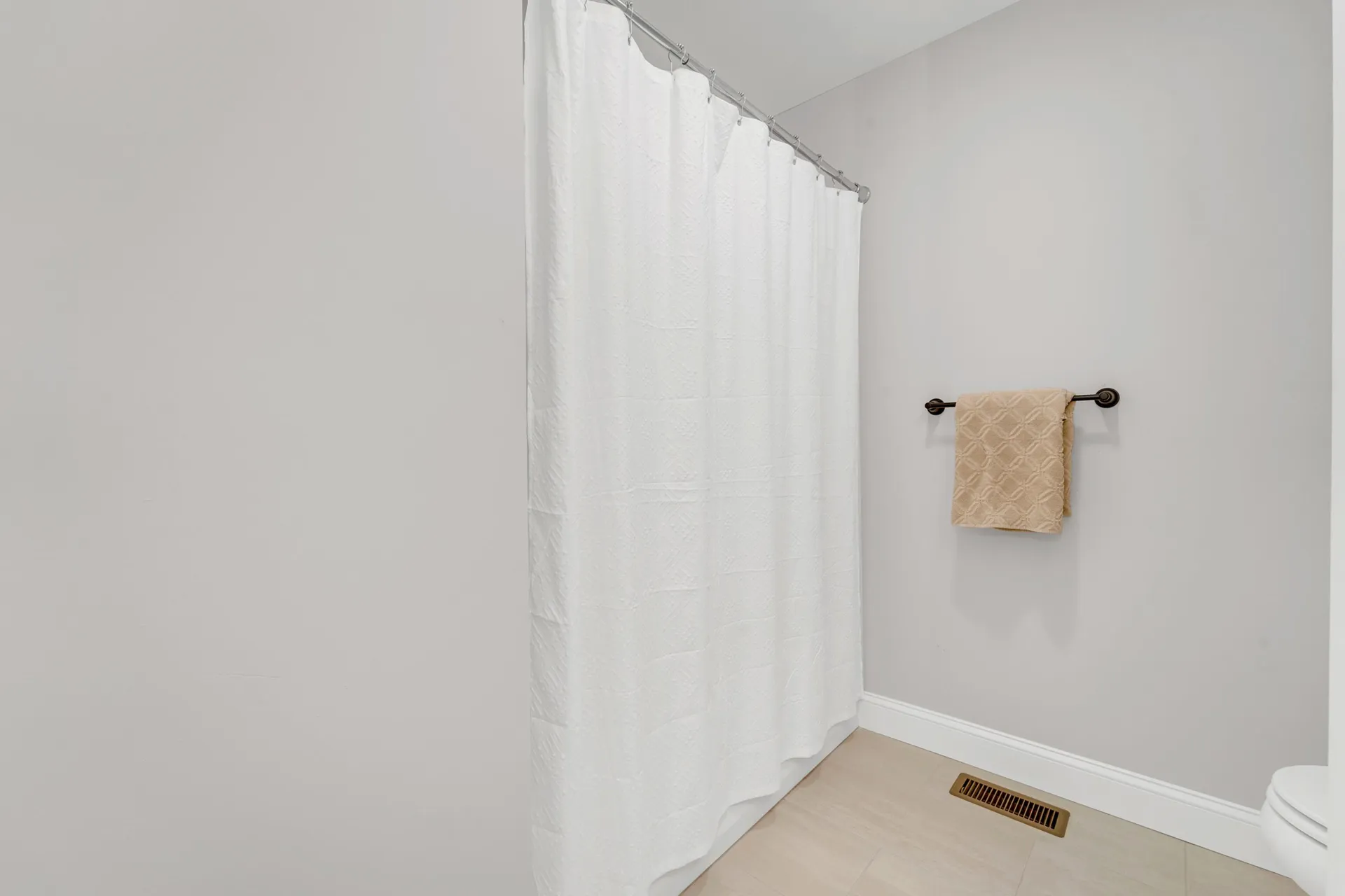 57 Hardy Road Londonderry NH 03053