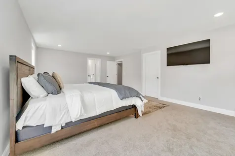 57 Hardy Road Londonderry NH 03053