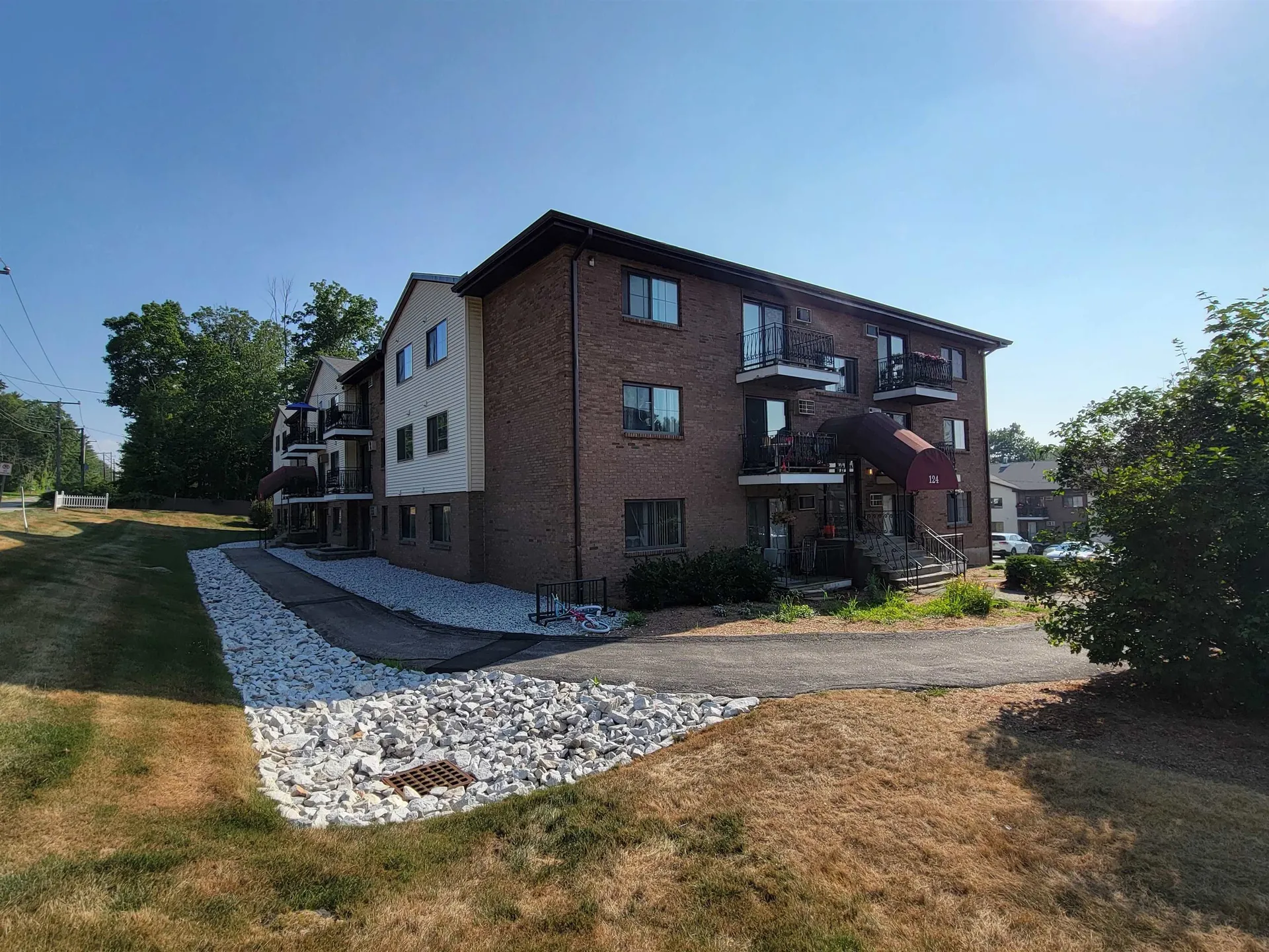 124 Mammoth Road Hooksett NH 03106