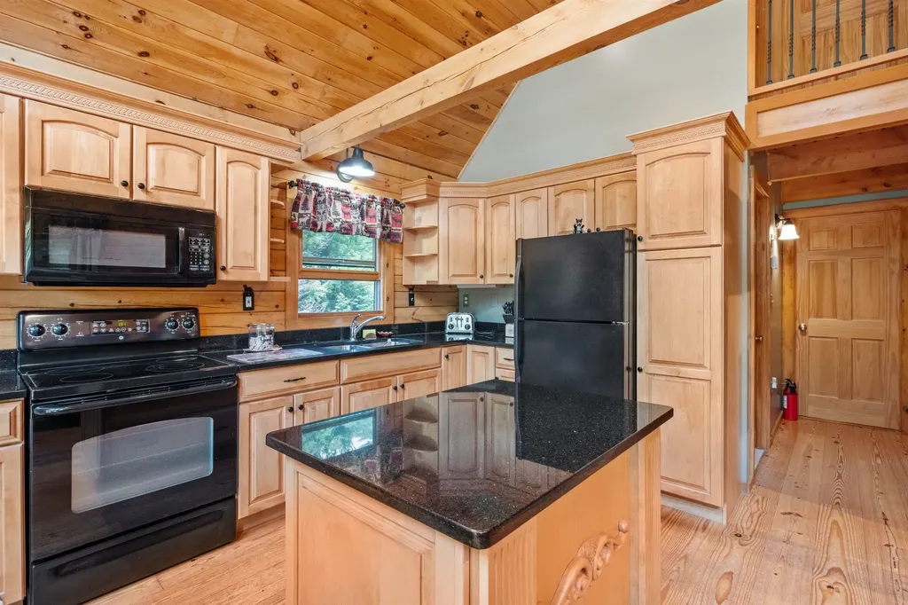 165 Covered Bridge Road Thornton NH 03285