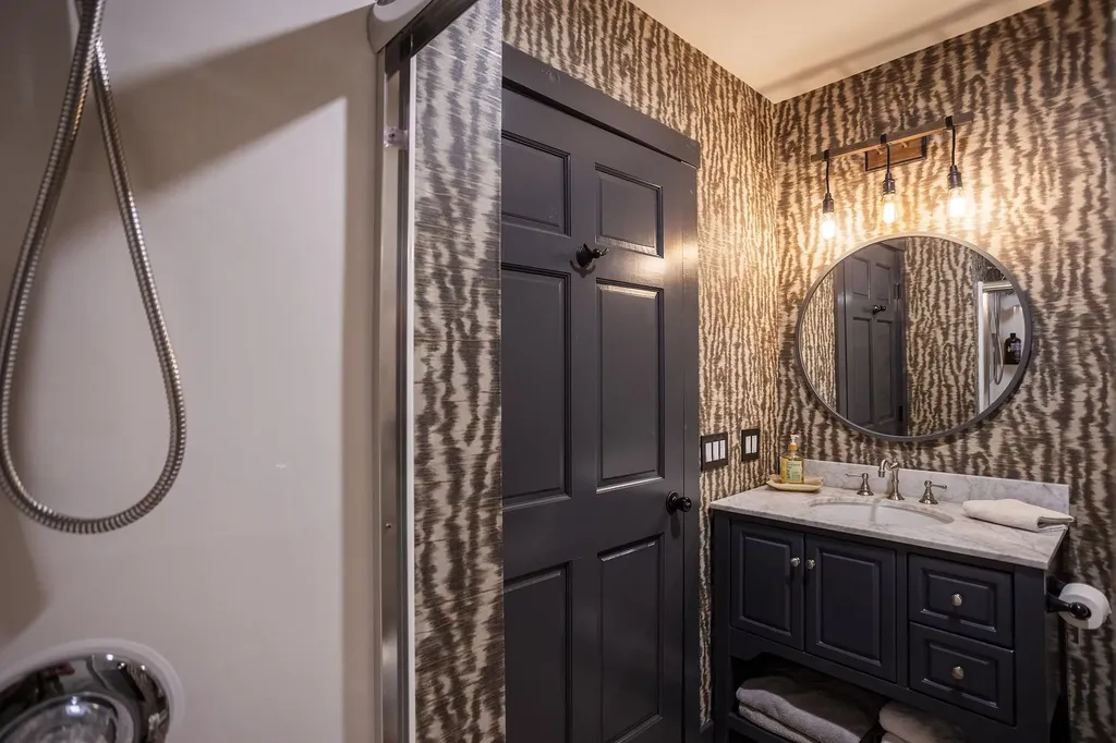 232 North Village Road Jay VT 05859