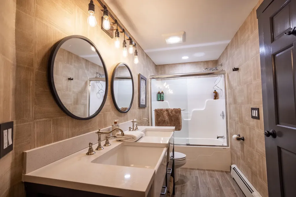 232 North Village Road Jay VT 05859