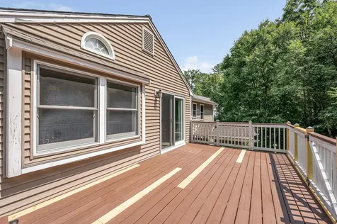 10 Wagner Way Hudson NH 03051