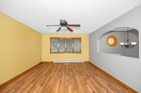 10 Wagner Way Hudson NH 03051