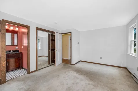 10 Wagner Way Hudson NH 03051