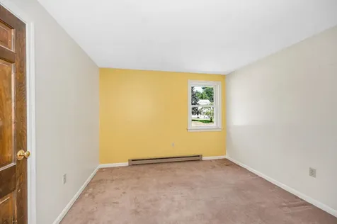 10 Wagner Way Hudson NH 03051