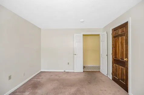 10 Wagner Way Hudson NH 03051