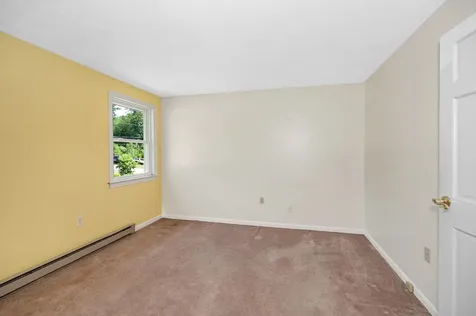 10 Wagner Way Hudson NH 03051