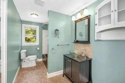 10 Wagner Way Hudson NH 03051