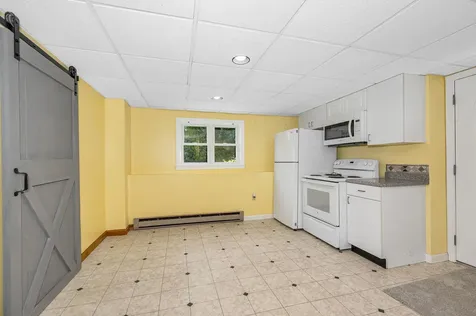 10 Wagner Way Hudson NH 03051