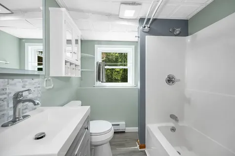 10 Wagner Way Hudson NH 03051