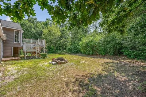 10 Wagner Way Hudson NH 03051