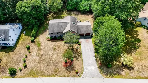 10 Wagner Way Hudson NH 03051