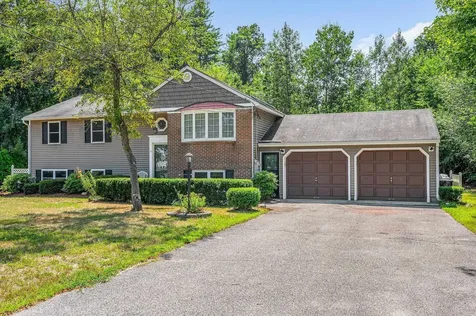 10 Wagner Way Hudson NH 03051