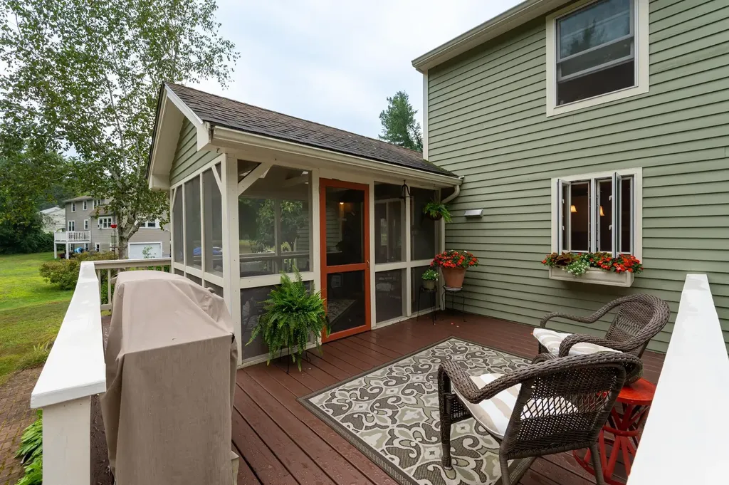 180 Warner Hill Road Derry NH 03038