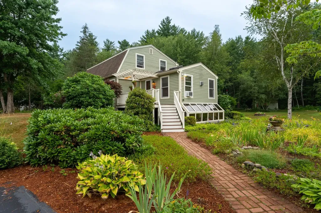 180 Warner Hill Road Derry NH 03038