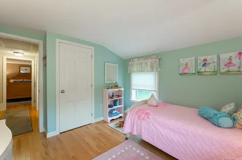 180 Warner Hill Road Derry NH 03038