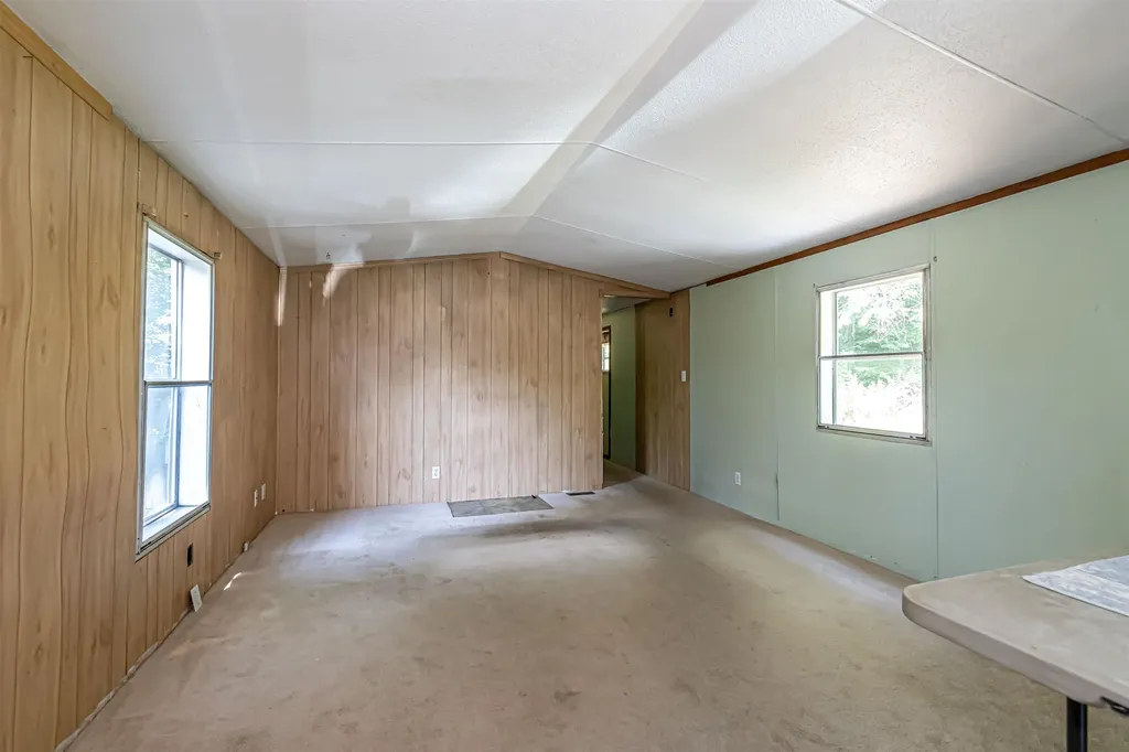 6 Jackson Avenue Allenstown NH 03275