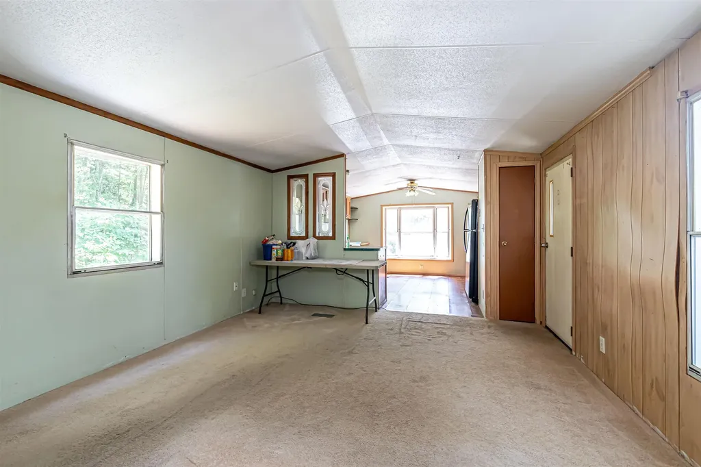 6 Jackson Avenue Allenstown NH 03275