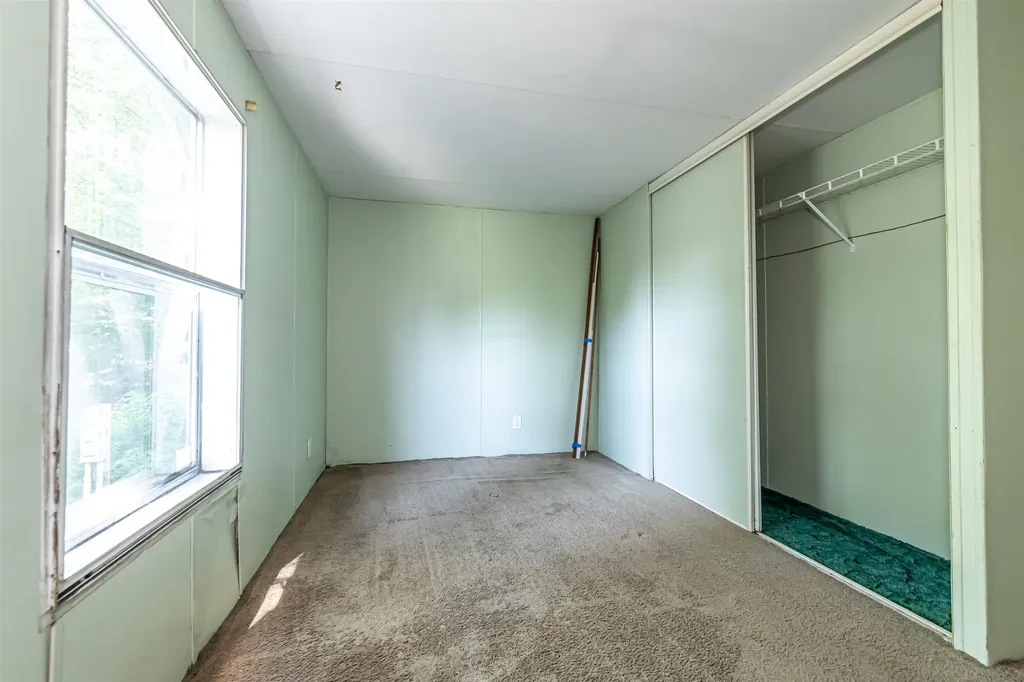 6 Jackson Avenue Allenstown NH 03275