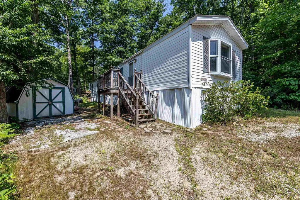6 Jackson Avenue Allenstown NH 03275