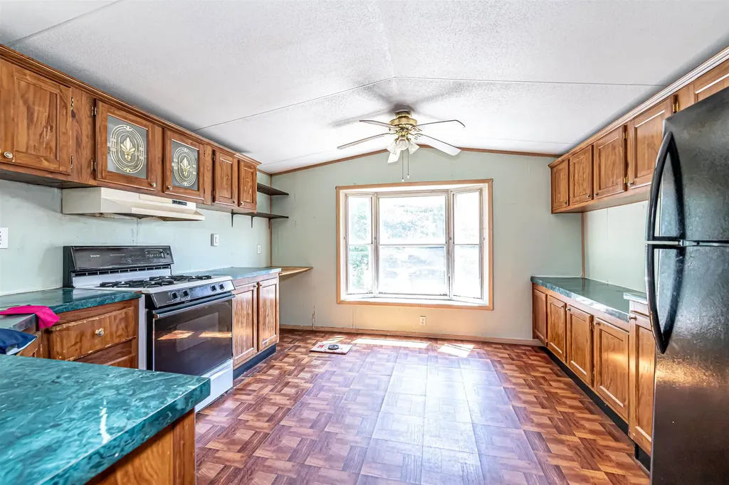 6 Jackson Avenue Allenstown NH 03275