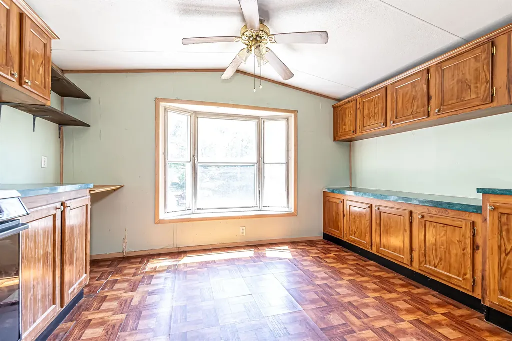 6 Jackson Avenue Allenstown NH 03275