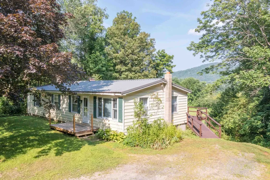 383 Daniel Webster Highway Plymouth NH 03264