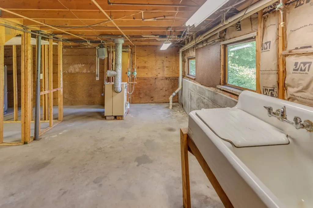 383 Daniel Webster Highway Plymouth NH 03264